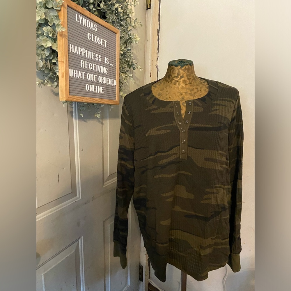 Belle Kim Gravel Green Camo Waffle Knit Top Size XL